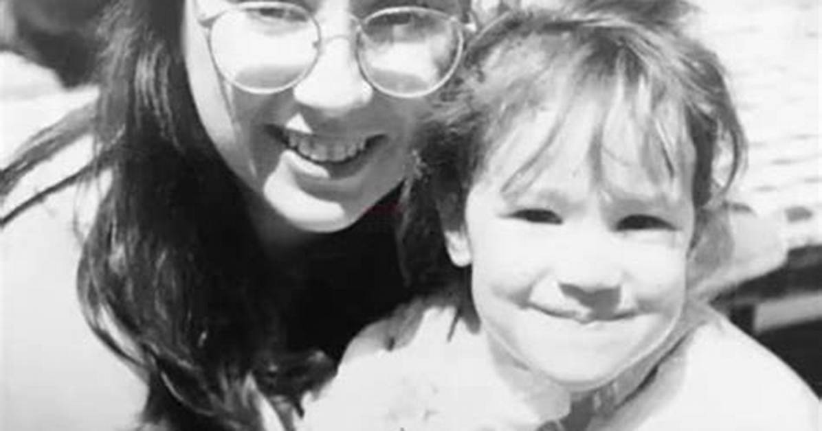 Who Are Emma Hunton’s Mom and Dad? Who Is Her Husband?