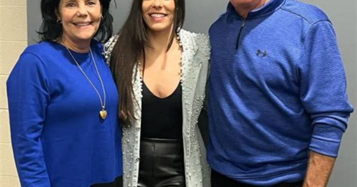 Who Are Kelsey Plum Parents Jim Plum And