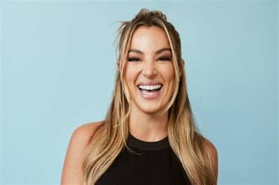 Who Is Alexandra Hall? Meet Selling the Oc Cast on Instagram – Age Wiki & Net Worth