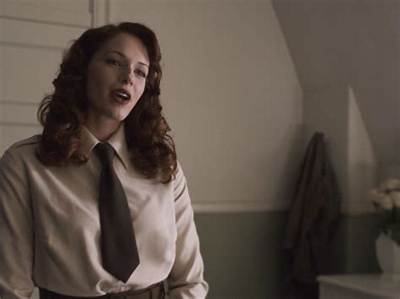 Who Is Amanda Righetti from “Captain America”? Her Bio: Husband, Net Worth, Family, House, Baby