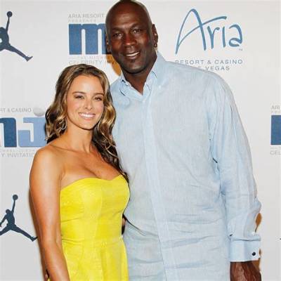 Who Is Jordan Carlos Wife? Girlfriend and Family Update, Is the Comedian Married?