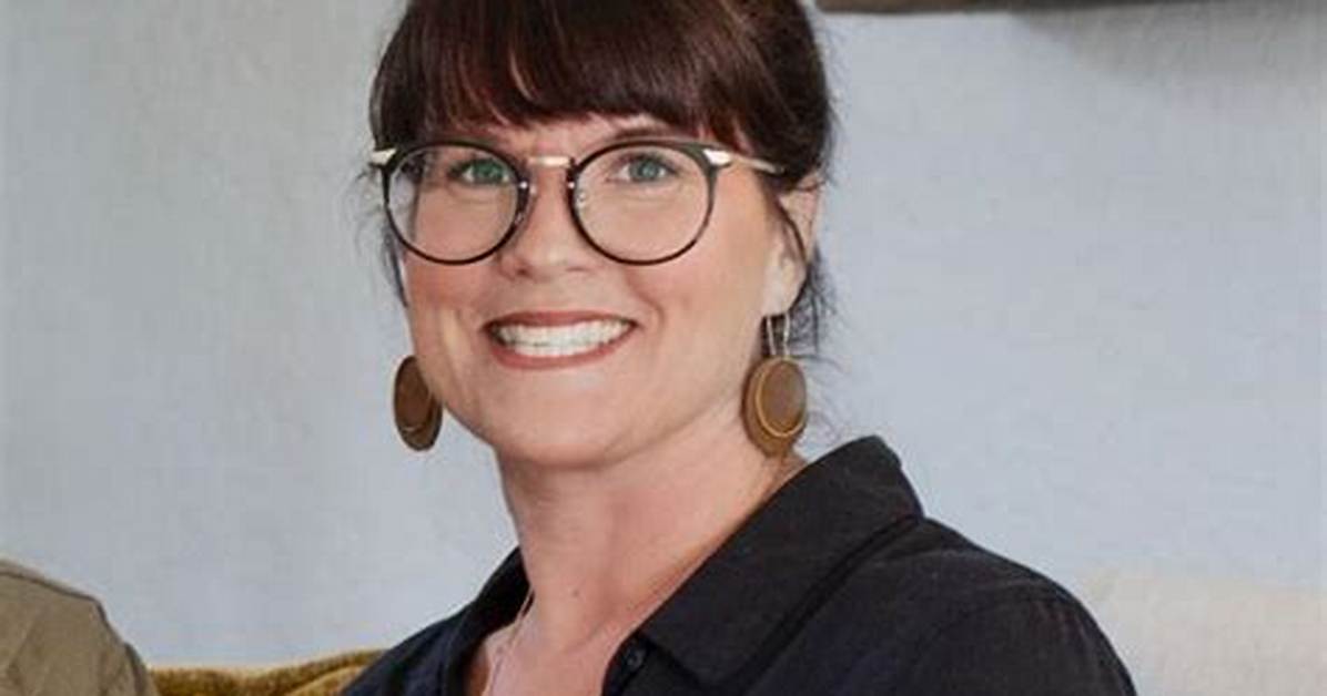 Who Is Lyndsay Lamb from Hgtv Unsellable Houses Net