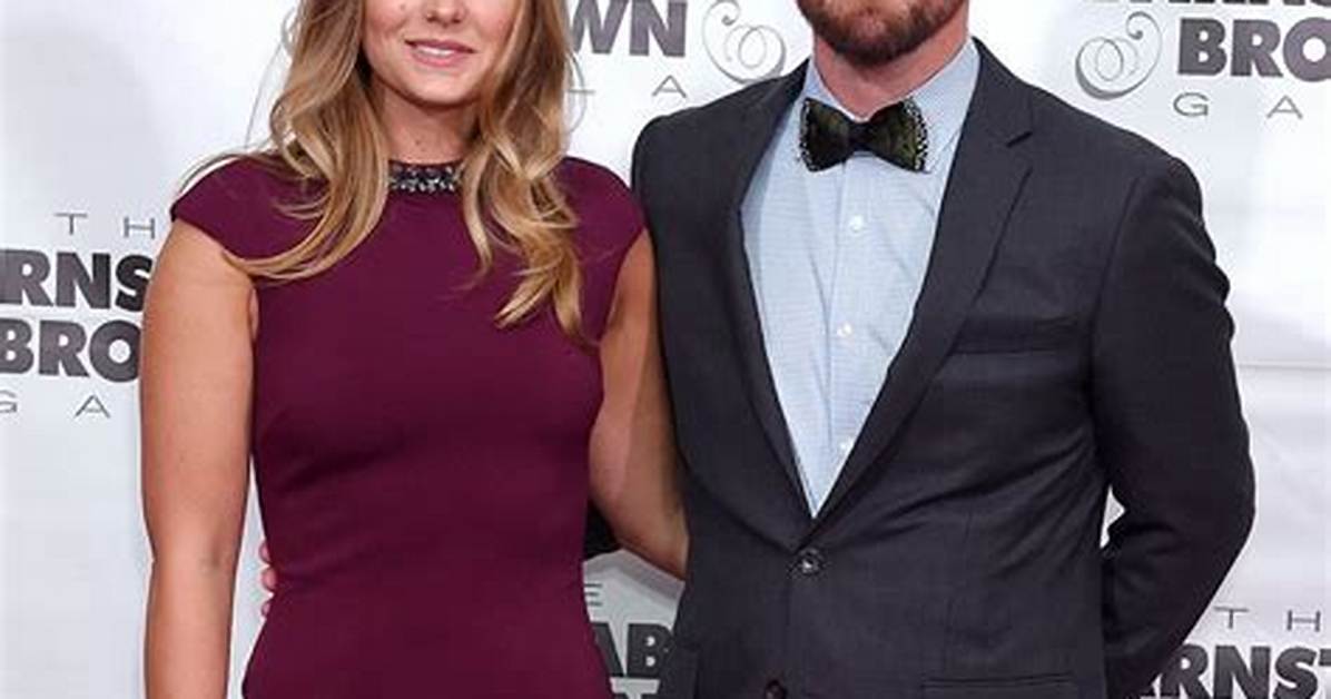 Who Is Stephen Amell's Wife? Meet Cassandra Jean