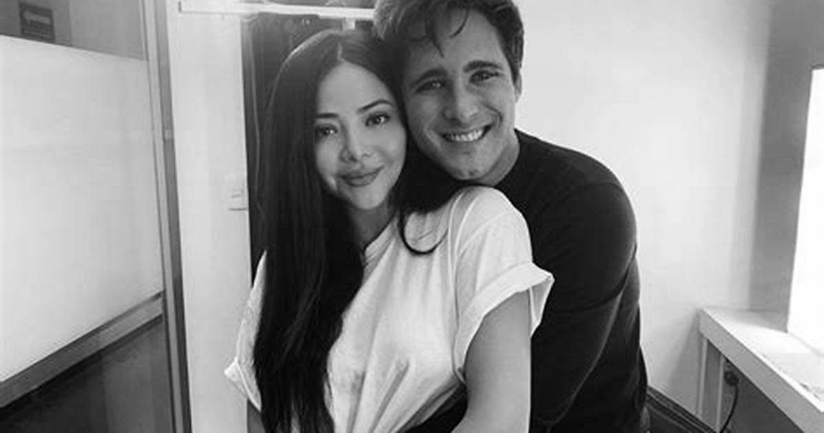 Who Is Teresa Ruiz Boyfriend? How Rich Is Netflix’s Mo Actress?