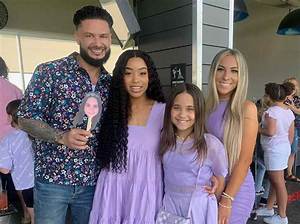 Who Is the Mother of Paulys Daughter?