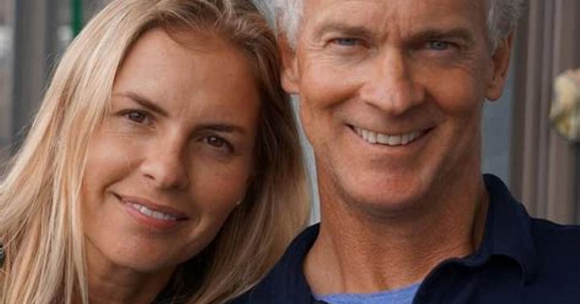 Who Is Trace Gallagher S Wife Tracy Holmes Gallagher All We Know About His