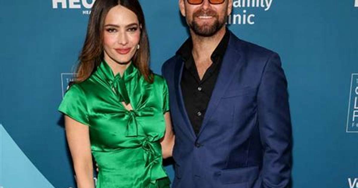 Who's Antony Starr Dating Now: Complete Guide to His Current Girlfriend