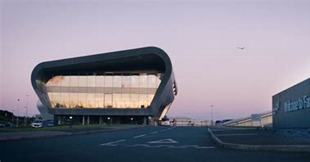 Who Uses Farnborough Airport?