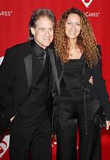 Who Was Richard Lewis's Wife? Let's Meet Joyce Lapinsky