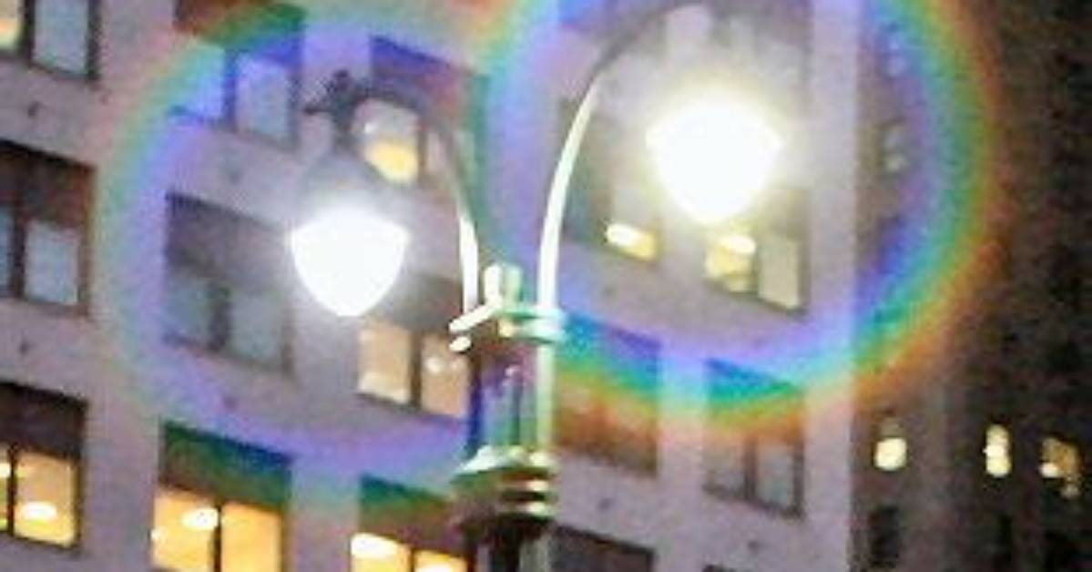 Why Do I See Rainbows Around Lights After Lasik?
