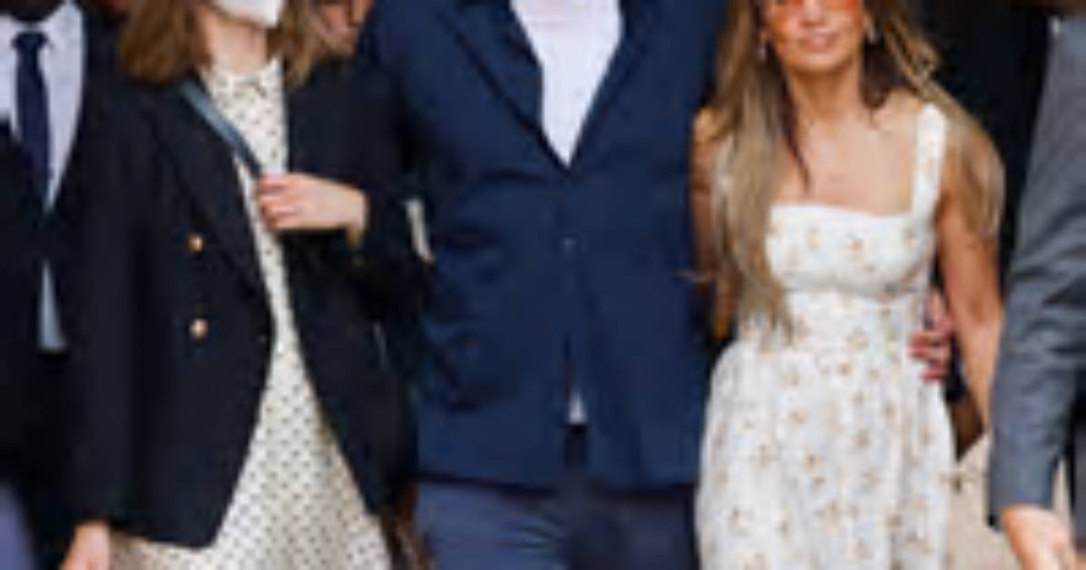 Why Does Violet Affleck Hide Her Face? Uncovering the Reasons Behind the Mask