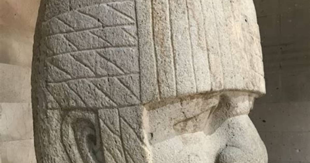 Why Might the Olmec Have Carved Their Leadersâ€™ Heads in Colossal Size?