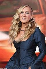 Yes, Carrie Bradshaw Could Have Called 911 When She Found Mr. Big in the Bathroom — Here’s Why She Didn’t
